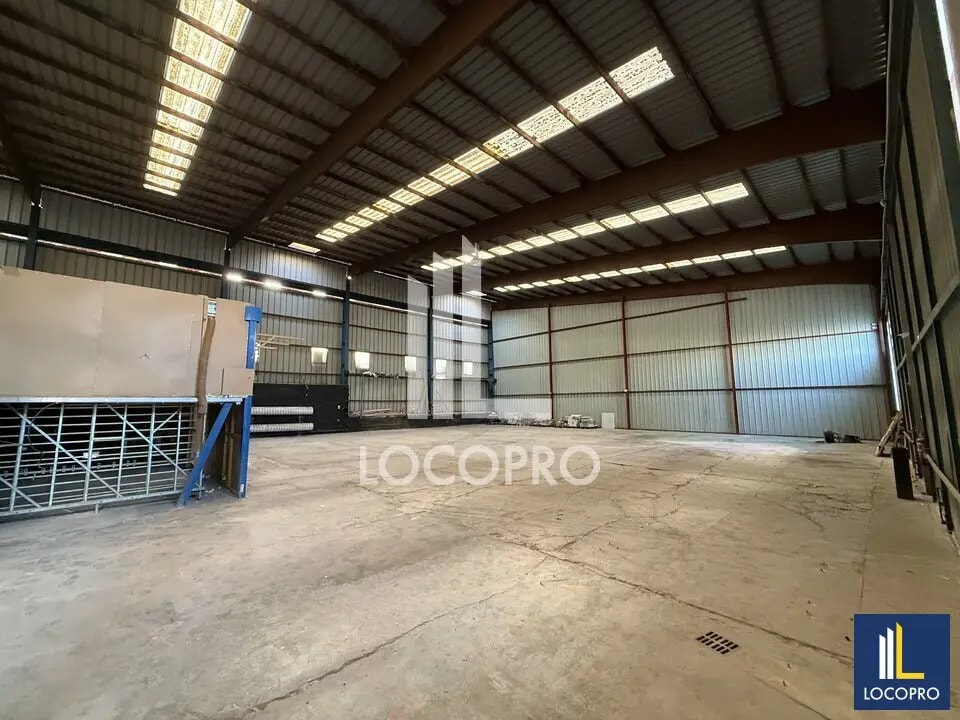 Location Local d'activités 1 222 m² - Photo 1