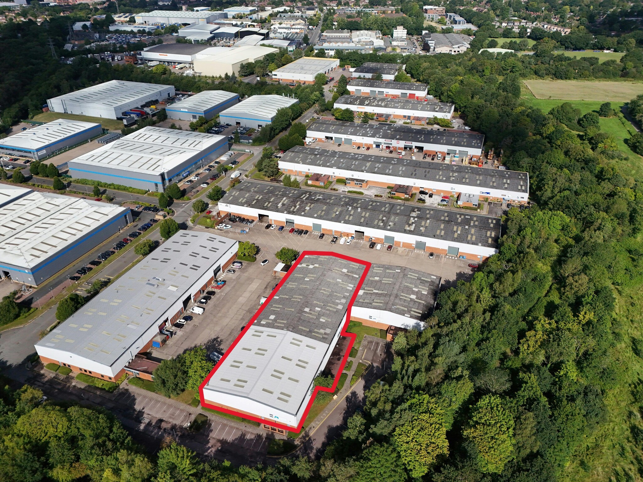 Highlands Rd, Solihull to rent Building Photo- Image 1 of 8
