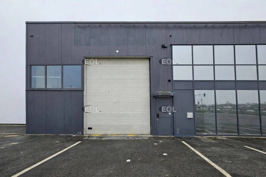 Light Industrial in Vitry-sur-Seine to rent - Building Photo - Image 2 of 12
