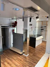 Retail in Alcobendas, Madrid to rent Interior Photo- Image 2 of 11