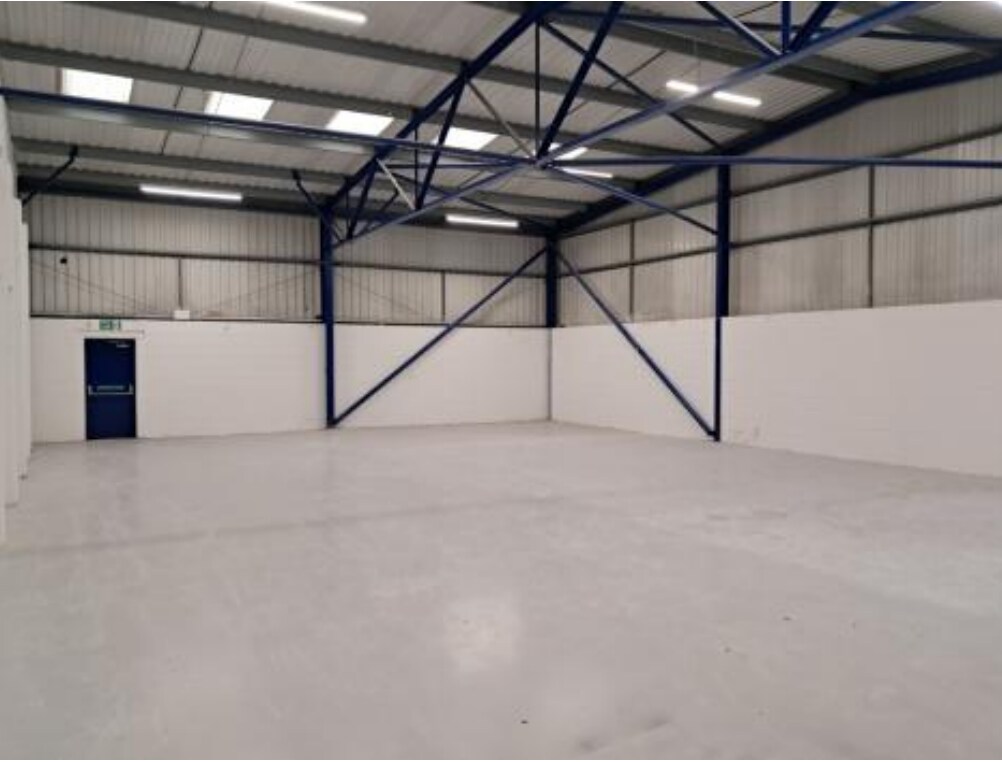 Ridgewood, Uckfield to rent Interior Photo- Image 1 of 2