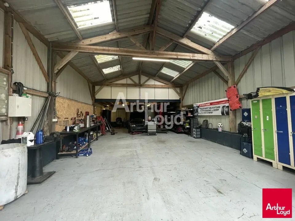 Location Local d'activités 110 m² - Photo 1