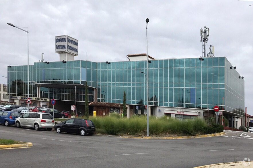 Avenida Somosierra, 12, San Sebastián de los Reyes, Madrid to rent - Building Photo - Image 2 of 2