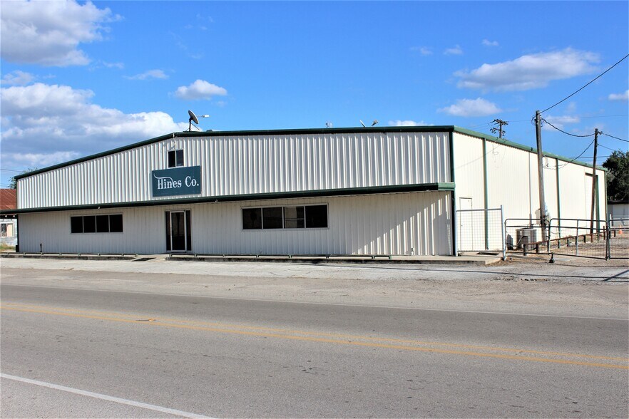 201 Houston St, George West, TX for sale - Building Photo - Image 1 of 19