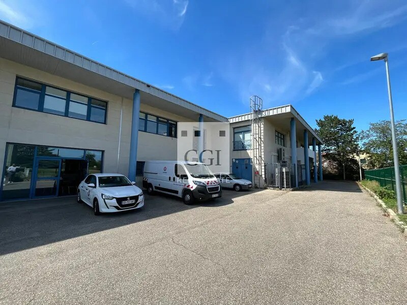 15 Allée Des Ginkgos, Bron to rent Building Photo- Image 1 of 11