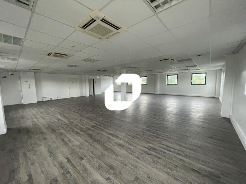 Office in Viry-Châtillon for sale - Interior Photo - Image 3 of 11