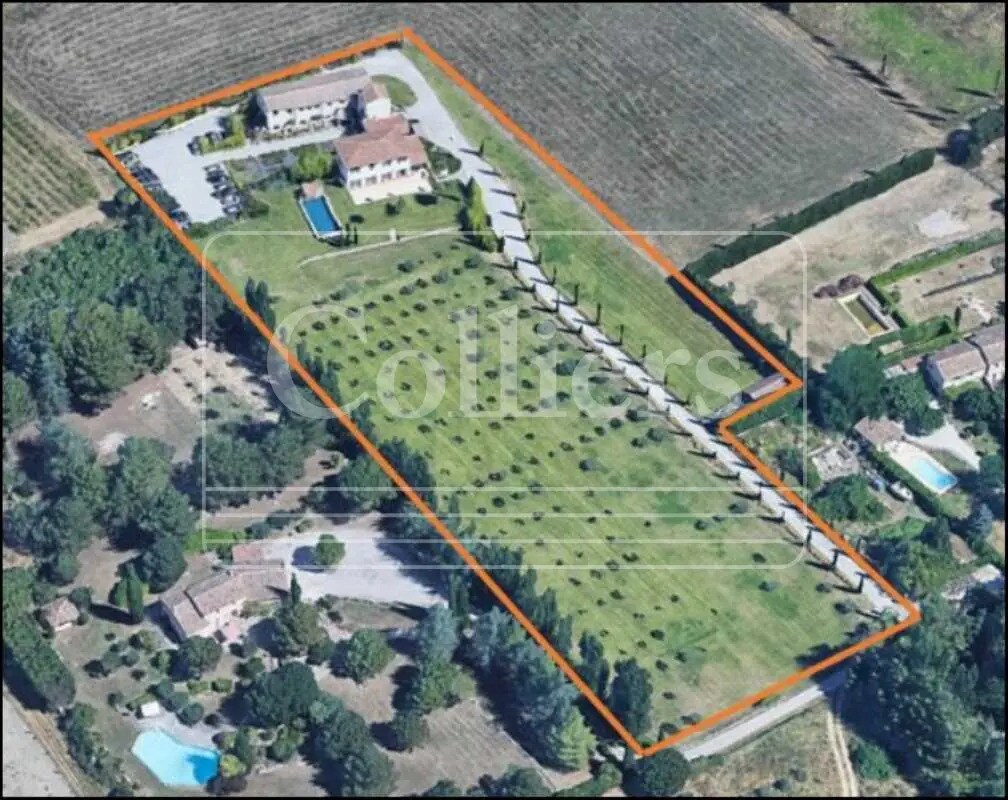 Office in Aix-en-Provence to rent Primary Photo- Image 1 of 12