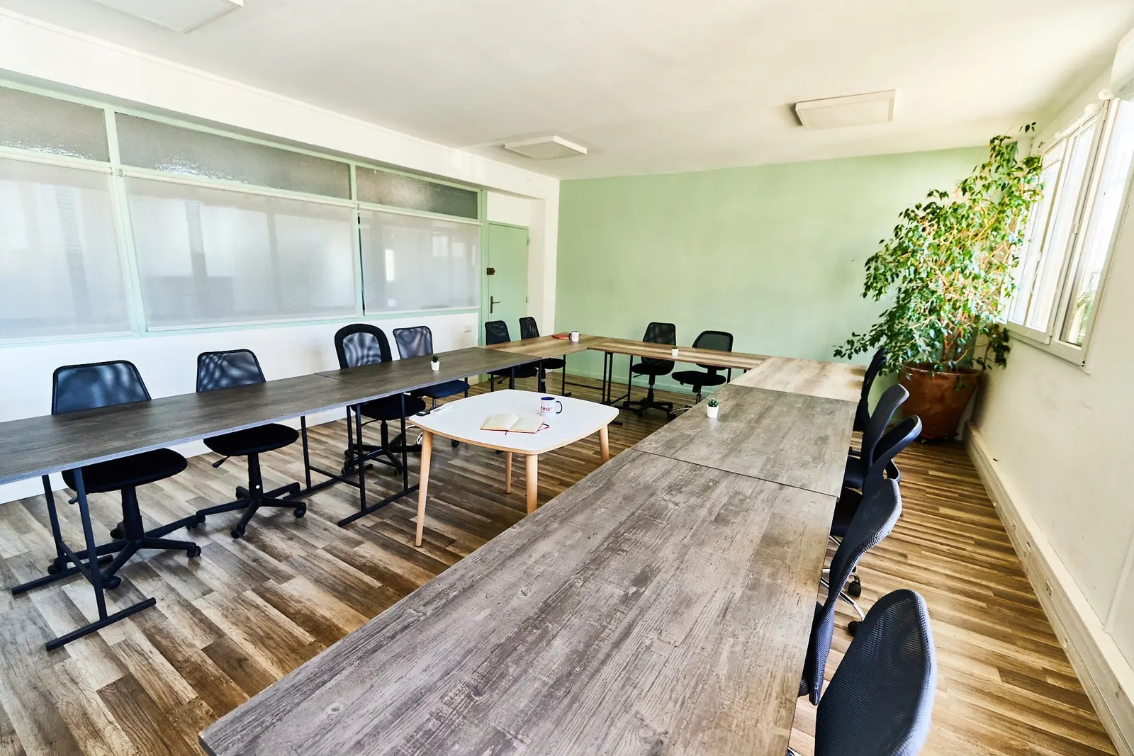 Office in Marseille to rent Interior Photo- Image 1 of 3