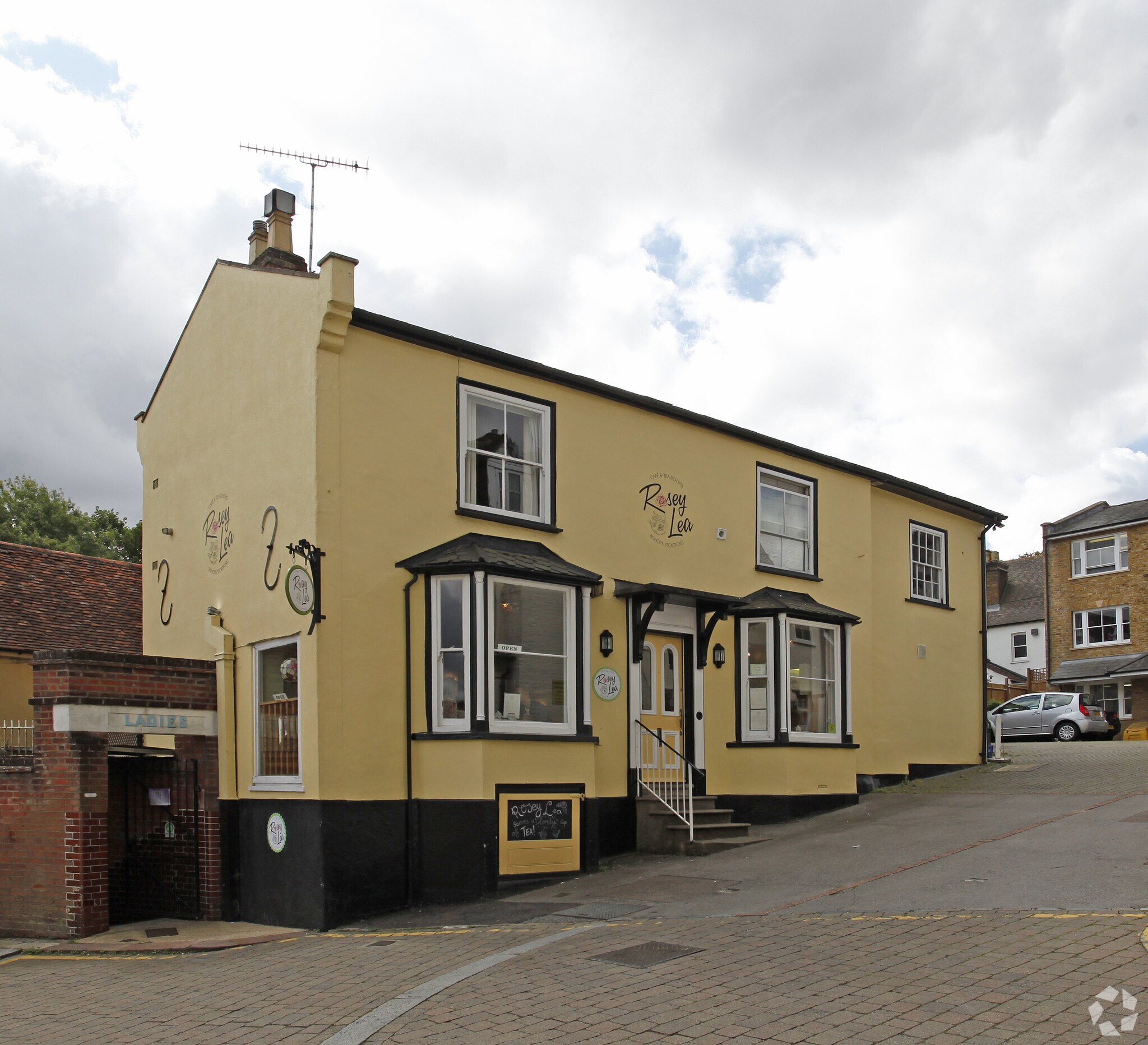Market Sq, Bishop's Stortford for sale Primary Photo- Image 1 of 1