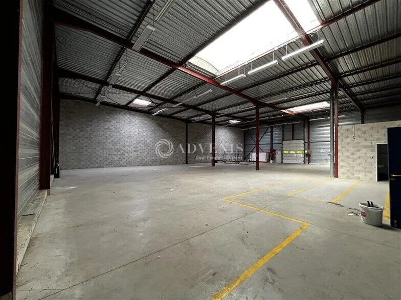 Light Industrial in Eckbolsheim to rent - Interior Photo - Image 3 of 7