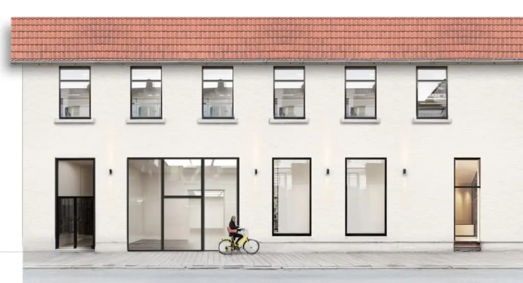 Retail in Lyon to rent Building Photo- Image 1 of 2