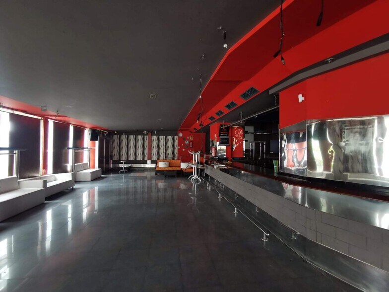 Retail in Salou, Tarragona for sale - Interior Photo - Image 2 of 10