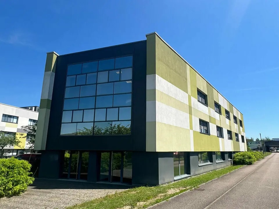 Vente Bureaux 262 m² - Photo 1