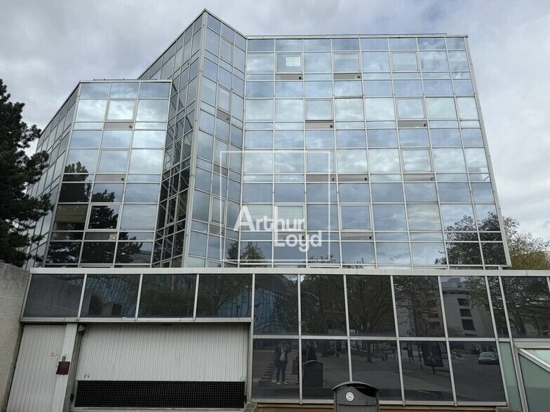 Office in Évry-Courcouronnes for sale - Building Photo - Image 1 of 1