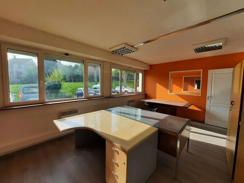 Office in Rouen to rent - Building Photo - Image 2 of 10