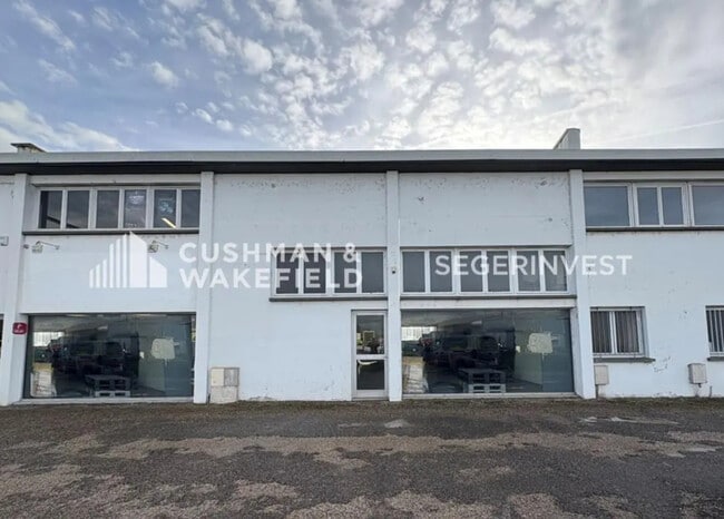 Location Local d'activités 215 m²