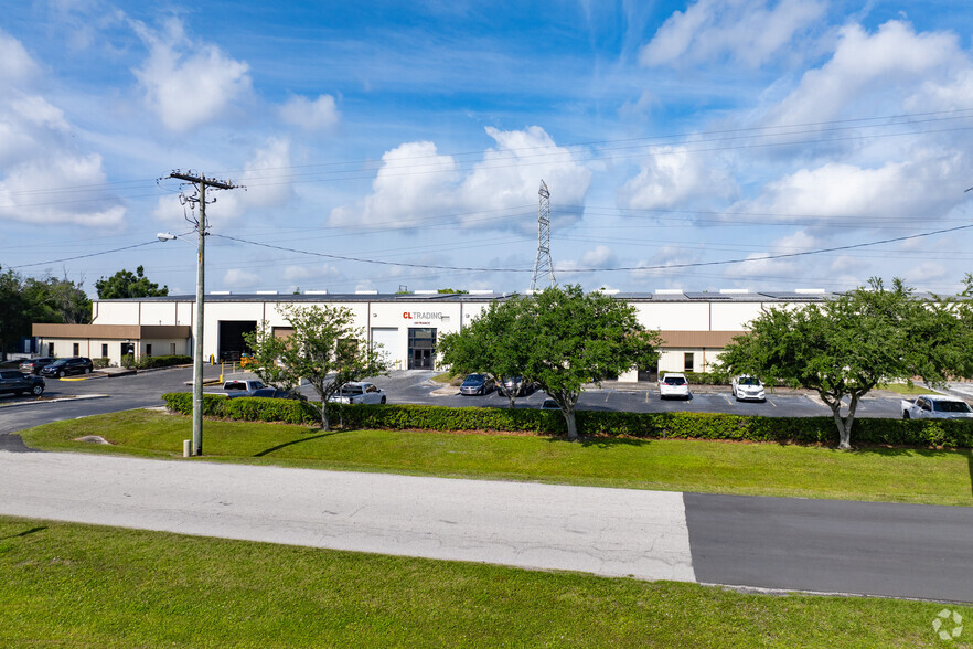 7704 Industrial Ln, Tampa, FL for sale - Building Photo - Image 3 of 7