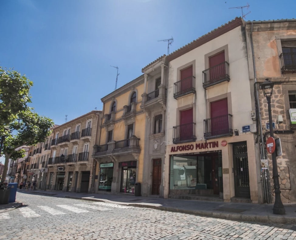 Calle Isaac Peral, 2, Ávila, Ávila to rent Primary Photo- Image 1 of 2