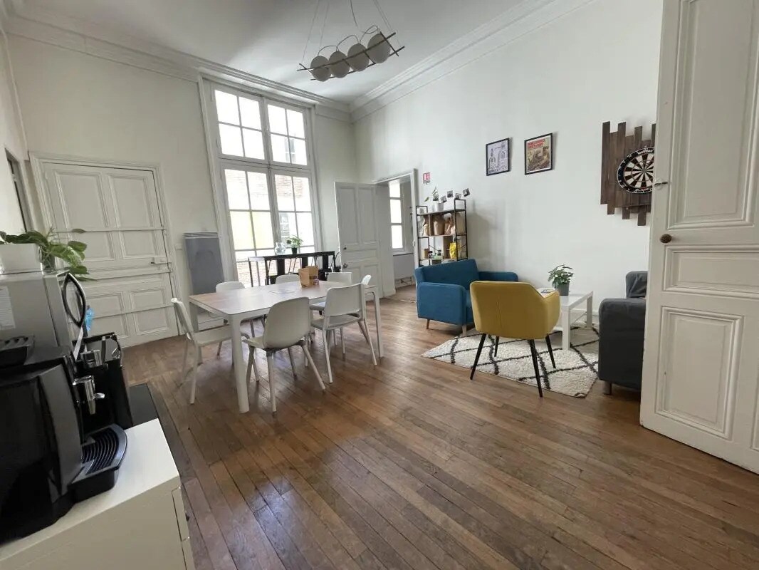 Office in Nantes to rent Building Photo- Image 1 of 13