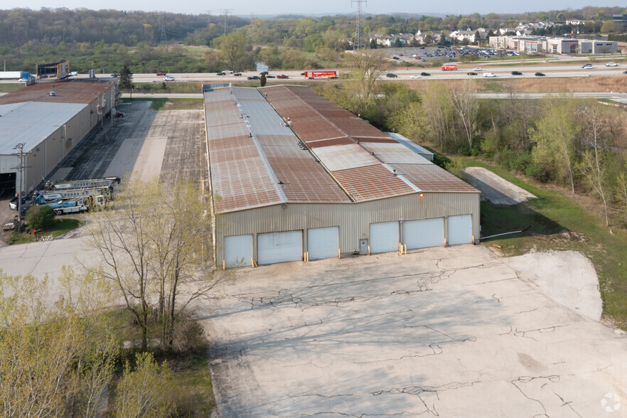 19775 W Sommers Dr, Brookfield, WI for rent - Building Photo - Image 3 of 6