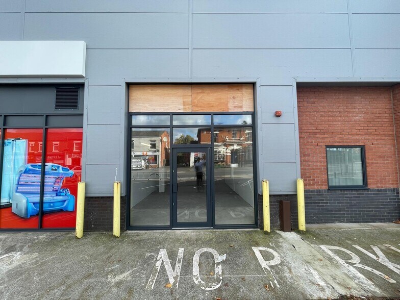 Preston Rd, Leyland to rent - Building Photo - Image 3 of 4