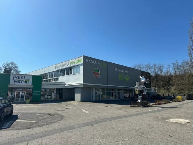 Location Commerce 747 m²