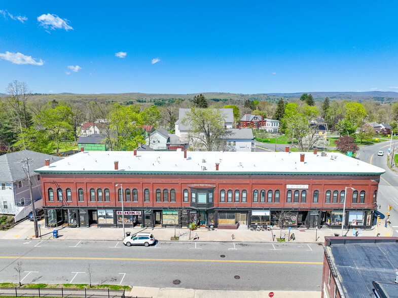 76-96 Maple St, Florence, MA for rent - Building Photo - Image 3 of 4