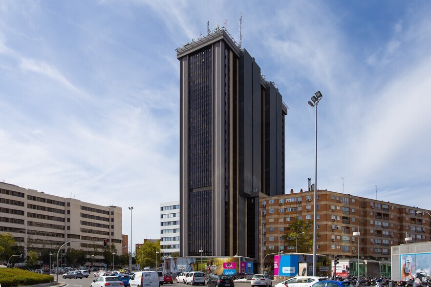 Plaza Castilla, 3, Madrid, Madrid for rent - Building Photo - Image 2 of 2