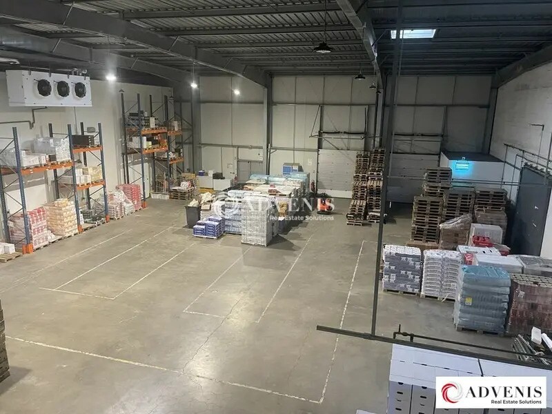 Location Local d'activités 690 m² - Photo 1