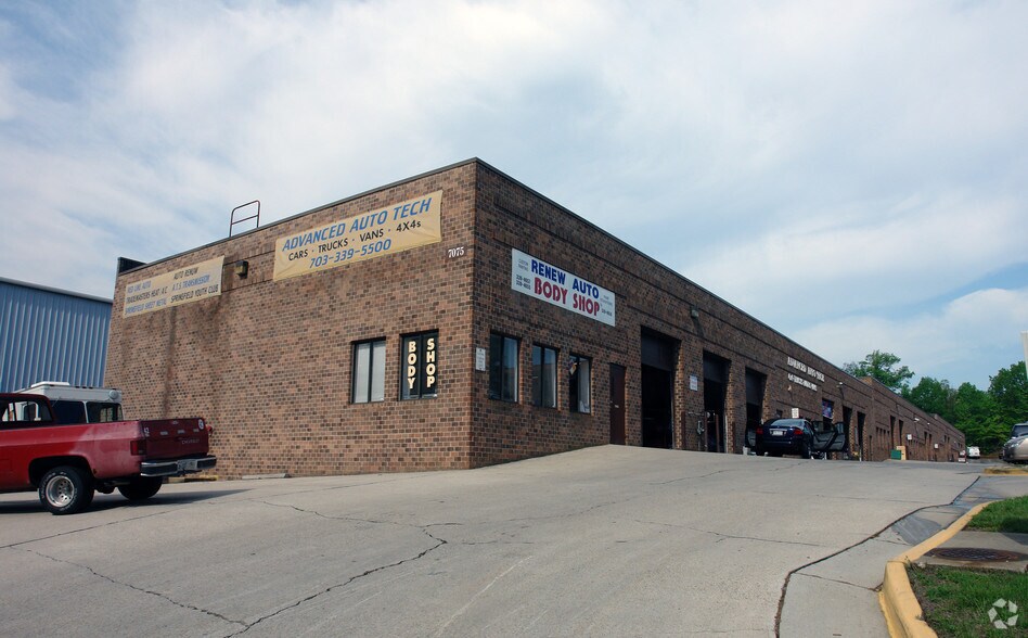 7075 Newington Rd, Newington 22079 UK