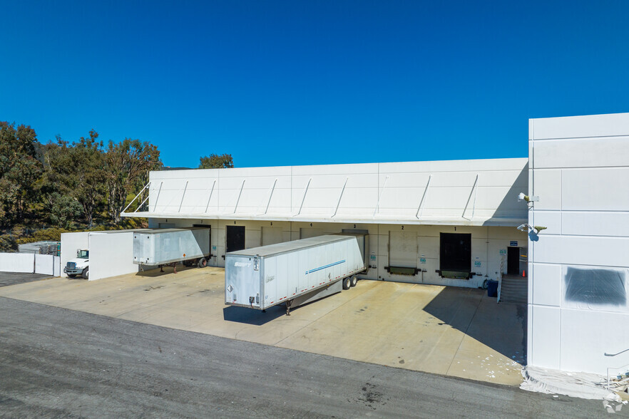 43195 Business Park Dr, Temecula, CA for rent - Building Photo - Image 3 of 7