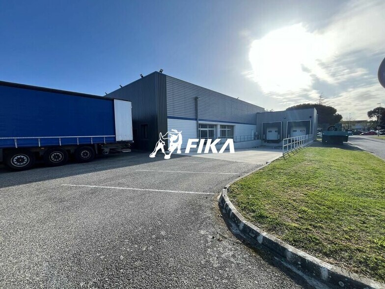 Light Industrial in Toulouse for sale - Building Photo - Image 2 of 11