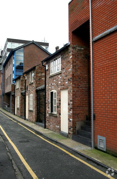 8 Bradley St, Manchester to rent - Building Photo - Image 2 of 2