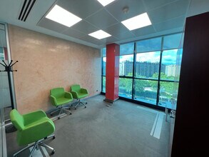 Office in Madrid, Madrid to rent Interior Photo- Image 2 of 21