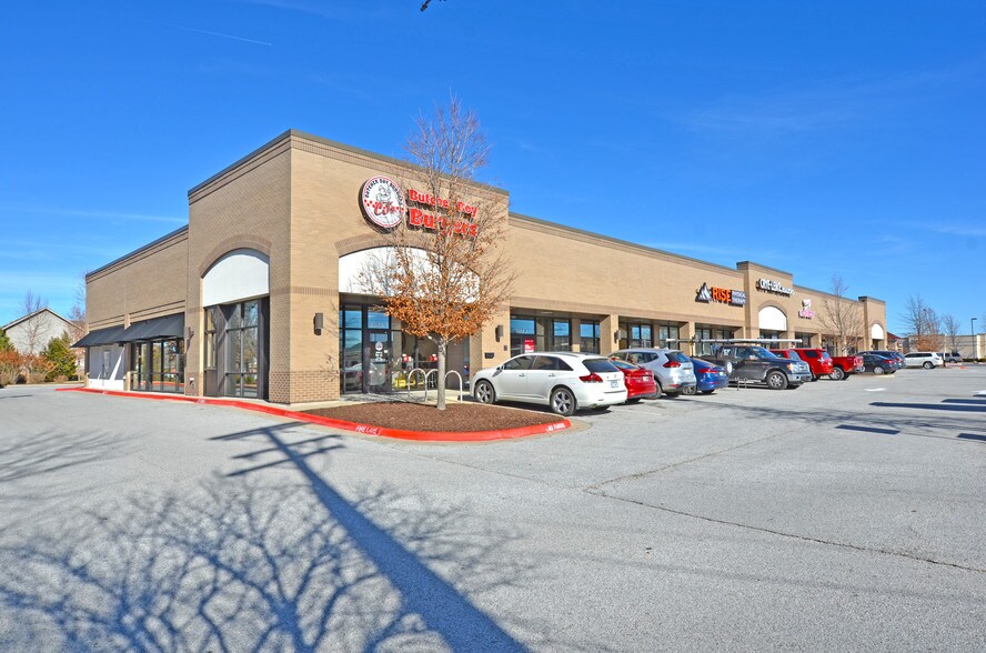 3484 W Wedington Dr, Fayetteville 72704