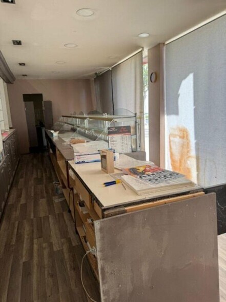 Retail in Anse for sale - Interior Photo - Image 3 of 5