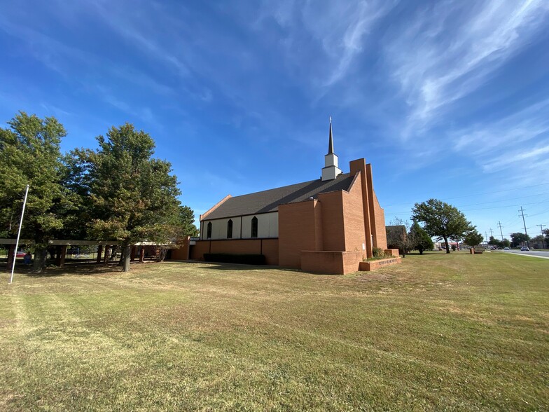 1501 SW 59th St, Oklahoma City, OK for rent - Primary Photo - Image 1 of 7