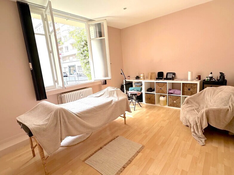 Office in Lyon to rent - Interior Photo - Image 1 of 2