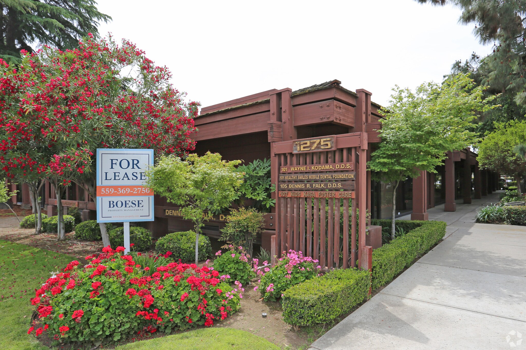 1275 W Shaw Ave, Fresno, CA to rent Primary Photo- Image 1 of 9