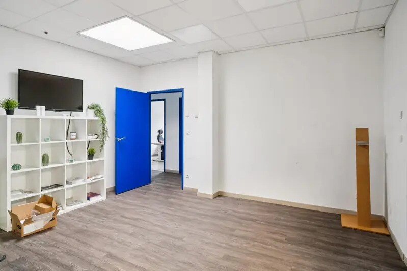 13 Chemin Des Hirondelles, Dardilly for sale - Interior Photo - Image 3 of 29