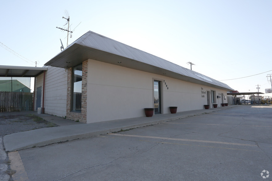 2434-2500 N Janeway Ave, Moore, OK for sale - Primary Photo - Image 1 of 1