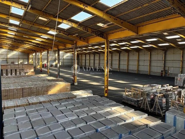 Vente Local d'activités 5 400 m²