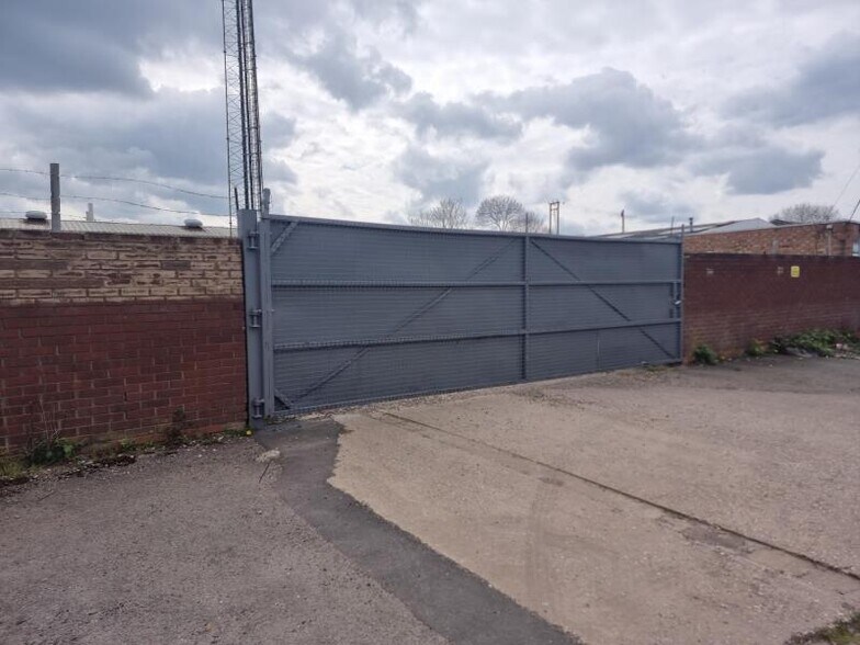 1 Whitacre Rd, Nuneaton for sale - Primary Photo - Image 1 of 1