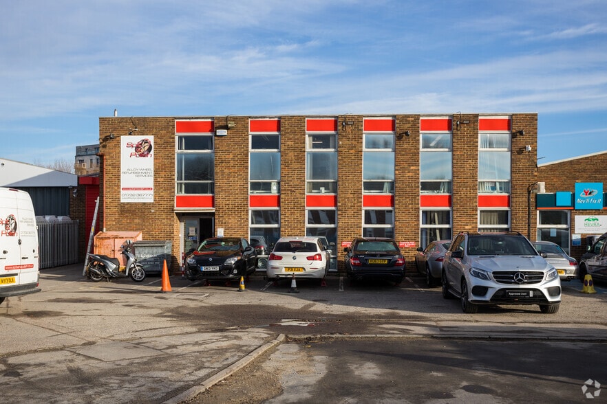 12A-12C Sovereign Way, Tonbridge to rent - Building Photo - Image 3 of 4