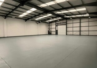 Marshall Rd, Swindon to rent Interior Photo- Image 1 of 2