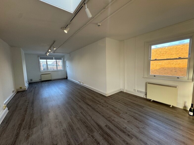 116A High St, Sevenoaks to rent - Building Photo - Image 2 of 4