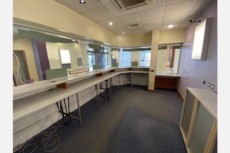 1 Bridge St, Banbridge to rent - Building Photo - Image 3 of 8