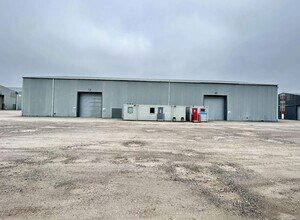 Honey Pot Ln, Colsterworth to rent Building Photo- Image 2 of 8