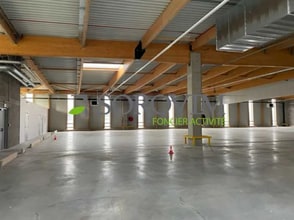 Light Industrial in Lyon to rent Interior Photo- Image 1 of 4