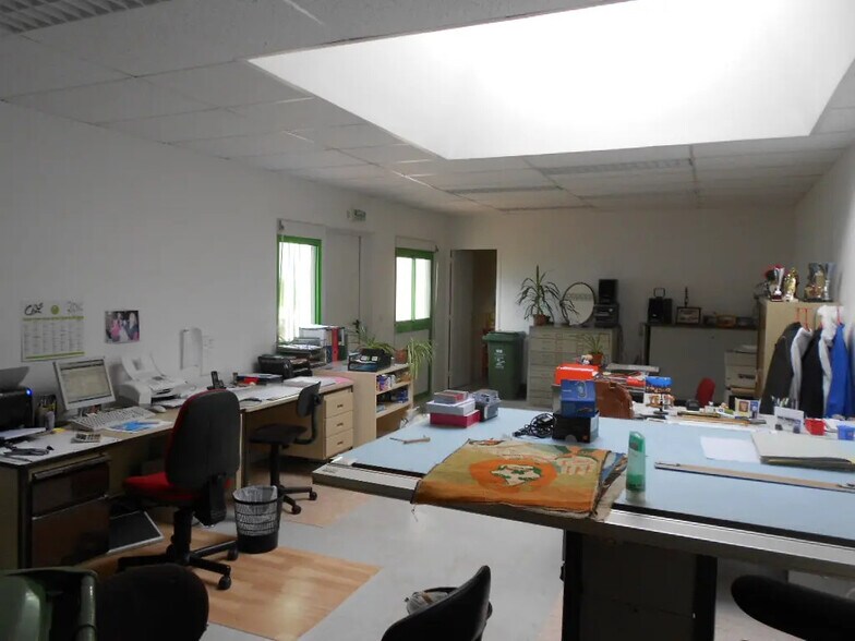 115 Rue De Curembourg, Fleury-les-Aubrais to rent - Interior Photo - Image 3 of 9